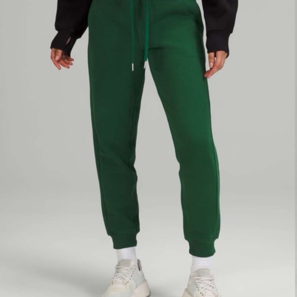 Lululemon Athletica Women’s Forest Green Joggers